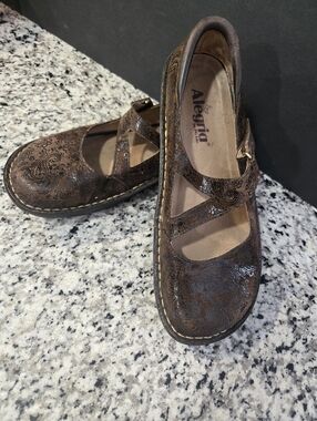 Alegria Brown Paisley Mary Jane Shoes